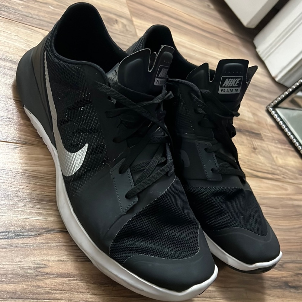 Brand new , wore once , we’re not wide enough so letting them go !